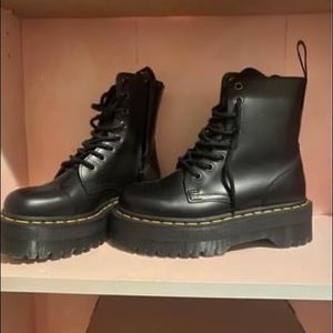 Jadon Dr. Martens